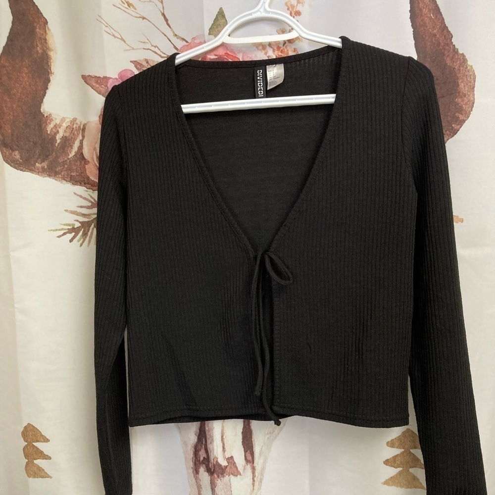 Small H&M top​​​​​​​​​​